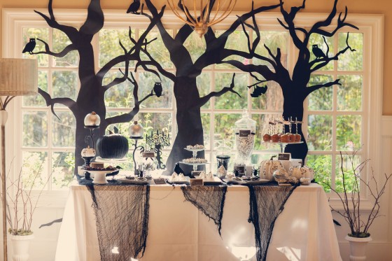 scary, trees, owls, bats, spiders, dessert table